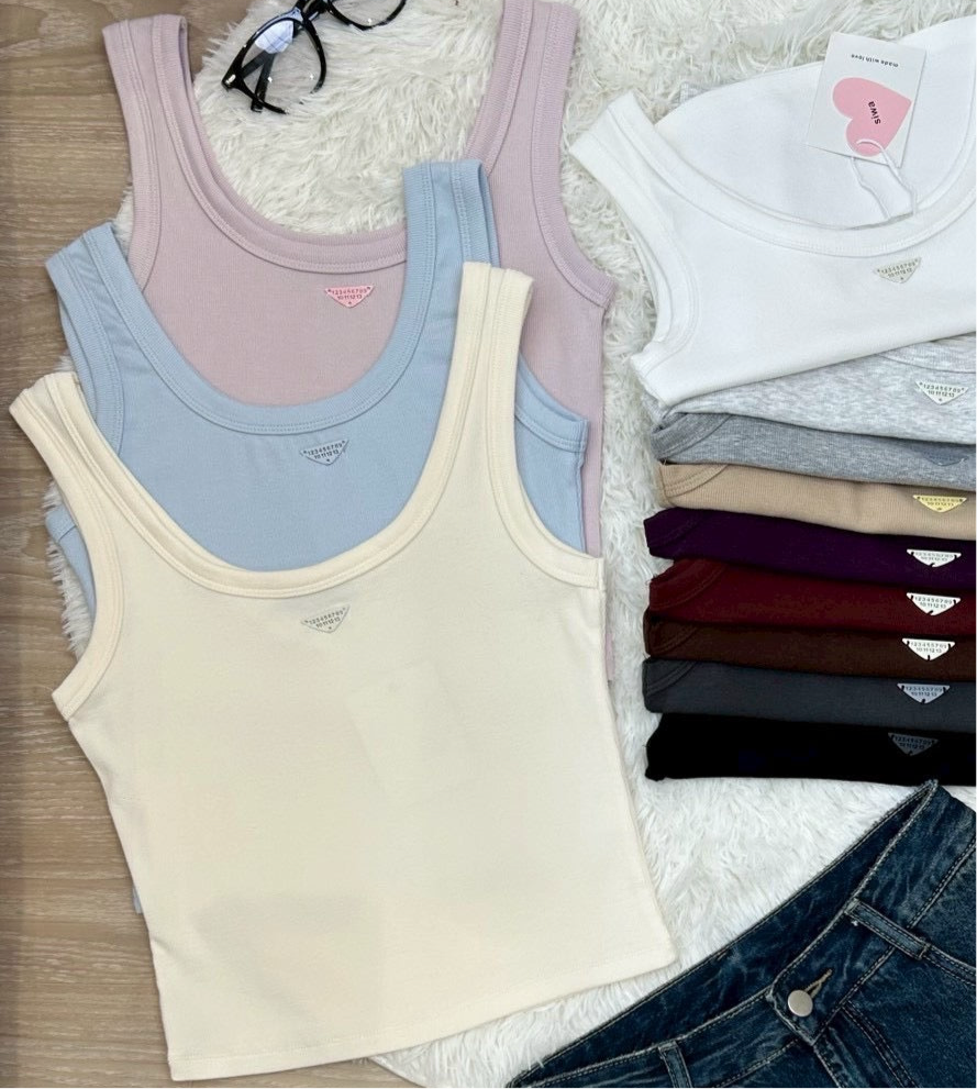 B014 设计感三角标背心｜Ready stock 现货