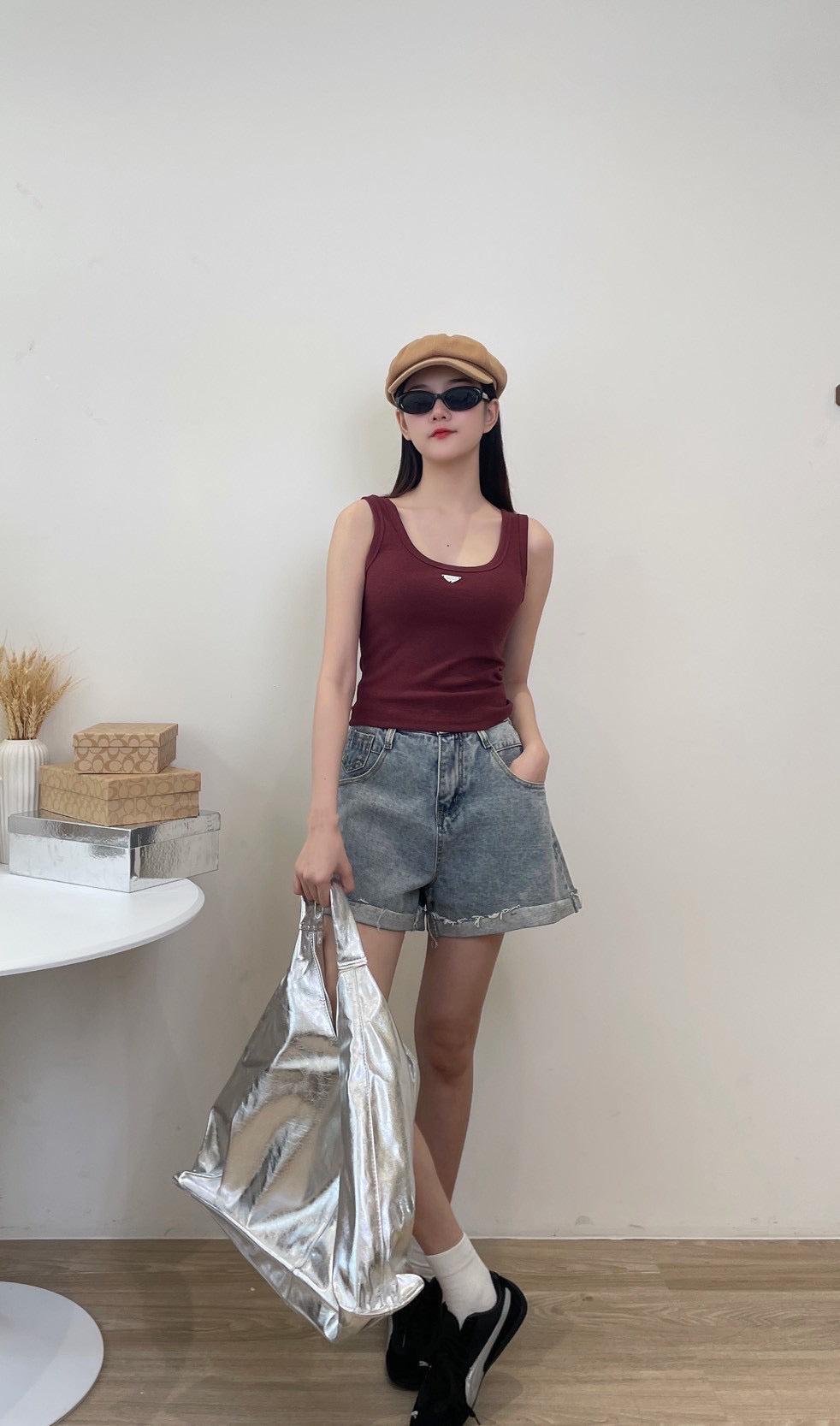 B014 设计感三角标背心｜Ready stock 现货