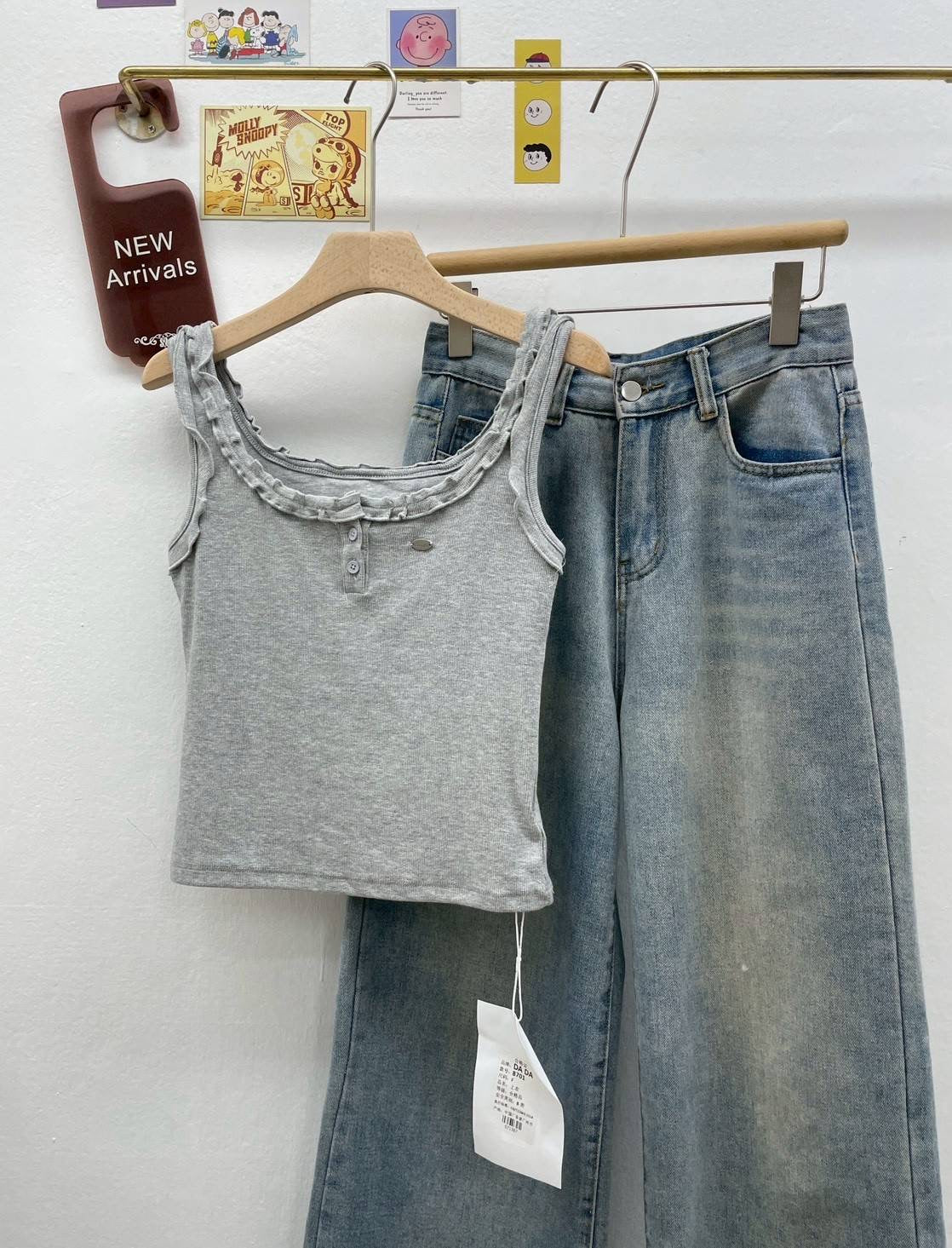 B013 木耳边小标无袖上衣 ｜Ready Stock 现货