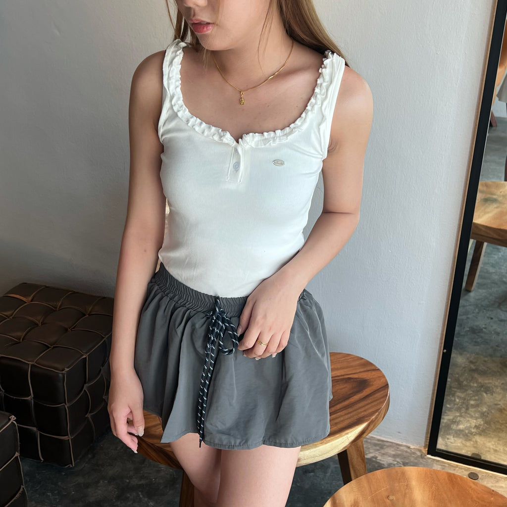 B013 木耳边小标无袖上衣 ｜Ready Stock 现货